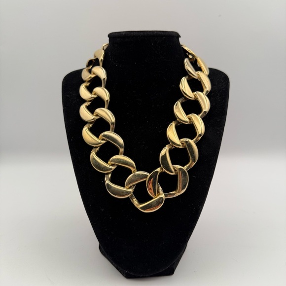 Jewelry - Chunky Vintage Necklace